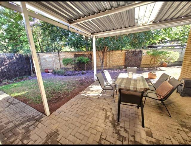 3 BEDROOM TOWNHOUSE FOR SALE IN SINOVILLE